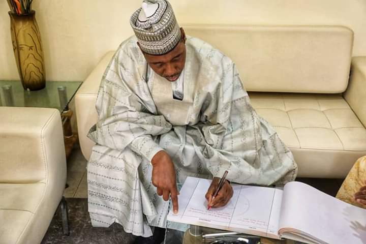 AYCEA_ForUsByUs's tweet photo. Borno State Governor, Zulum pays January salary with N30,000 new Minimum wage https://t.co/71KgcEhQgS https://t.co/ggMJ8YgCkG
