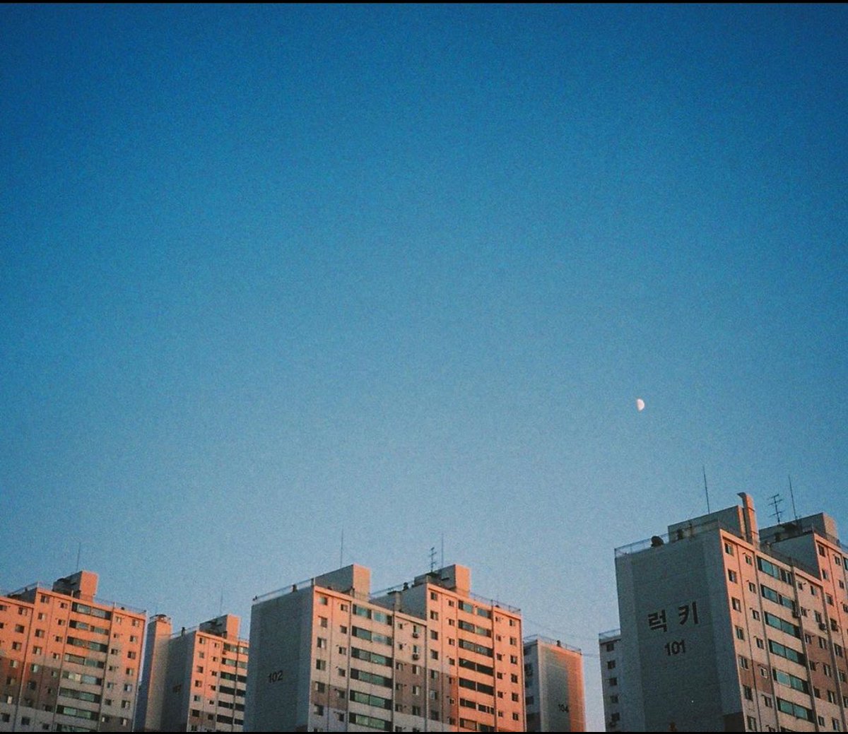 ig #bbrightvc half moon.
Snap by : #sonyrx100vii 
#brightisphotographernow