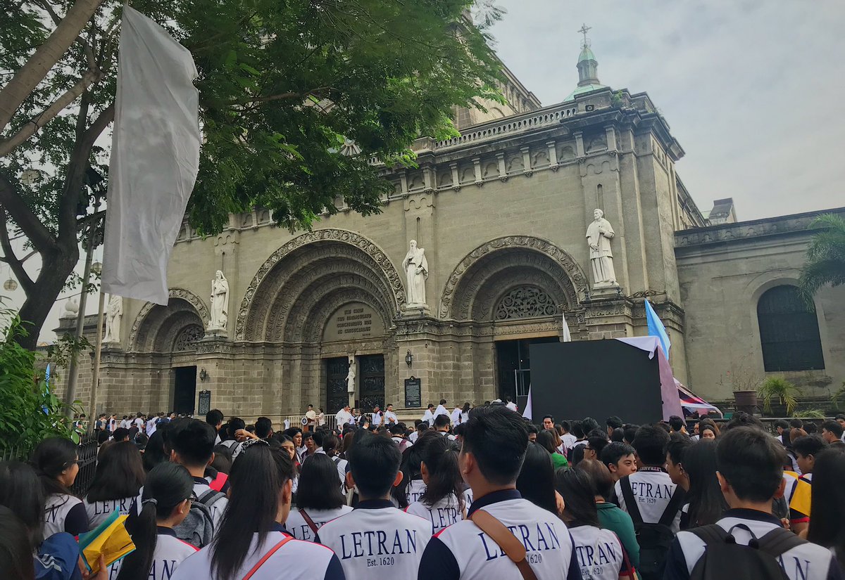 LJHSSG's tweet photo. As we welcome Our Lady of La Naval to Intramuros, let us all join the eucharistic celebration!
Viva Birhen de La Naval!📿
#LaNavalInIntramuros
#StepUpSquires https://t.co/xjfiRl9TzJ
