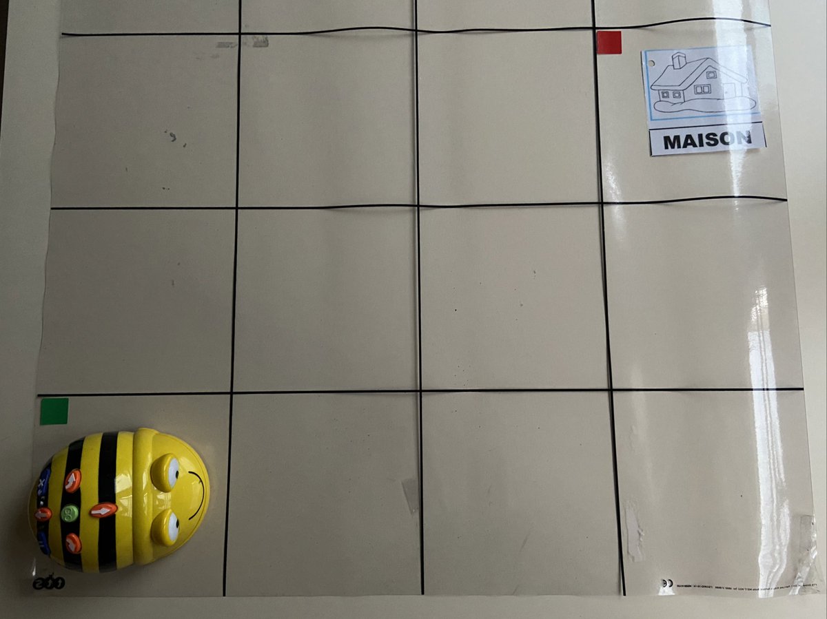 S_Bella74's tweet image. Activités #débranchées et branchées en #maternelle #cycle1 #programmation #beebot #numerique #codage #decodage