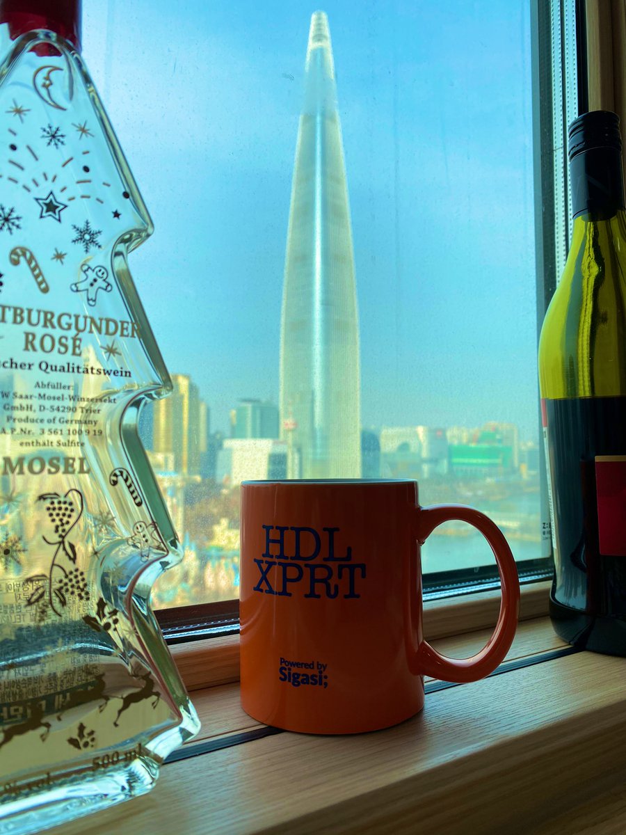 Taking my <a href="/Sigasi/">Sigasi</a> mug for a spin at the Lotte World Tower, South Korea’s tallest building #WhereIsYourMug