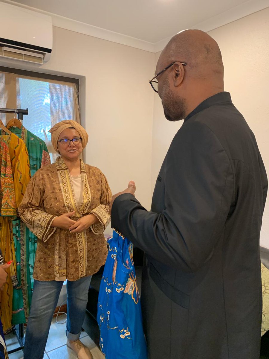 rayana_edwards's tweet photo. Sharing our @Sariforchange story with the Minister of arts and culture @NathiMthethwaSA of how we upcycle saris to create employment and recreation of new garments which we scale into new markets #Sustainability #creativehubs #collaborativehubs #jobcreation https://t.co/VeY86Yp6KM