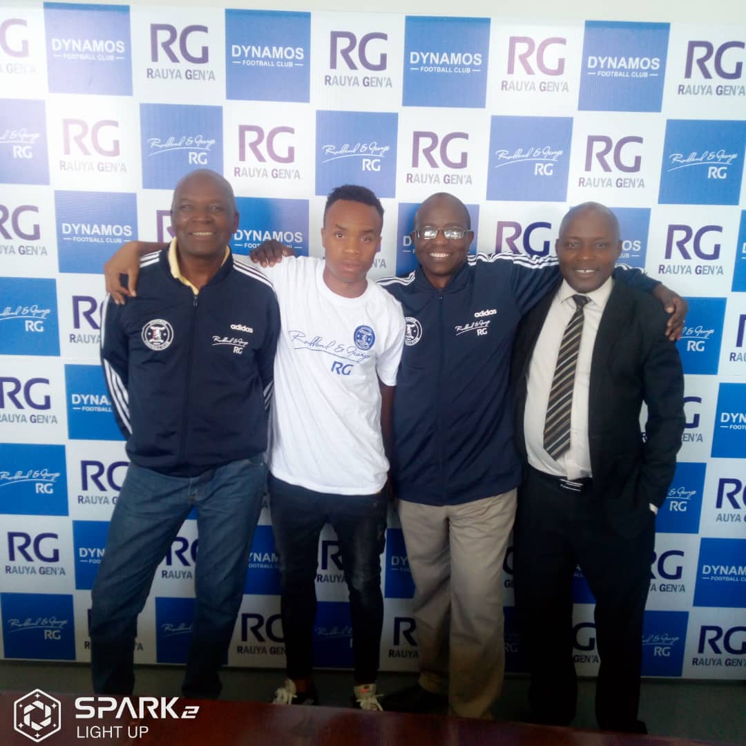 Dembare_DotComs's tweet photo. DONE DEALS

So far dynamos news signings
1.Patson Jaure
2.Tanaka Chidhobha
3.Nkosi Mhlanga
4.Lennox Mutsetse
5.Tymon Mvula
6.Bryon Madzokere
7. Jeansmith Mutudza
8. David Temwanjira
9. Barnabas Mushunje
10. Tinotenda Ashabel Chiunye
11. Stephen Appiah https://t.co/mtHIgfjOzX