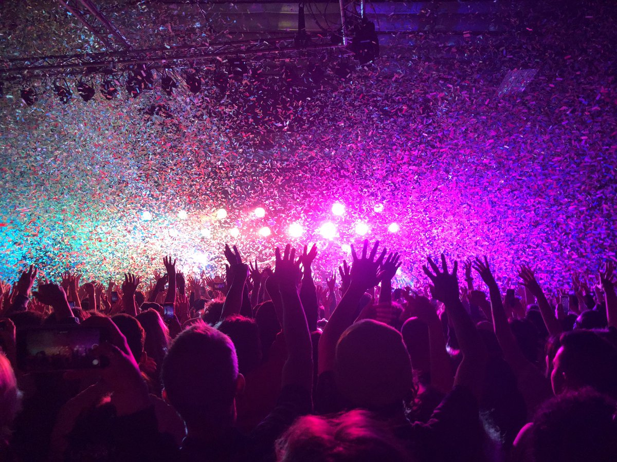 JayMontoya14's tweet photo. I’ll follow you around the world @rexorangecounty . We Love Green Festival in Paris and SLC, UT Pony Tour💛 https://t.co/XU2qLQ5JTP