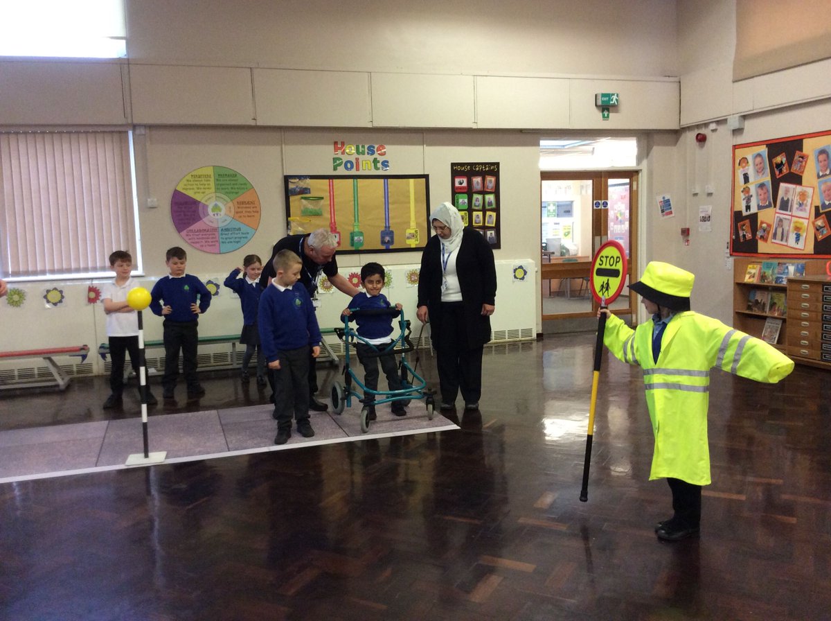 Battyeford's tweet photo. A huge thank you to Kirklees Road Safety for the workshops they held with Year 2 this week. The children had a great time and learnt so much! 🚗🚕🚙 https://t.co/JSUq7jufzX