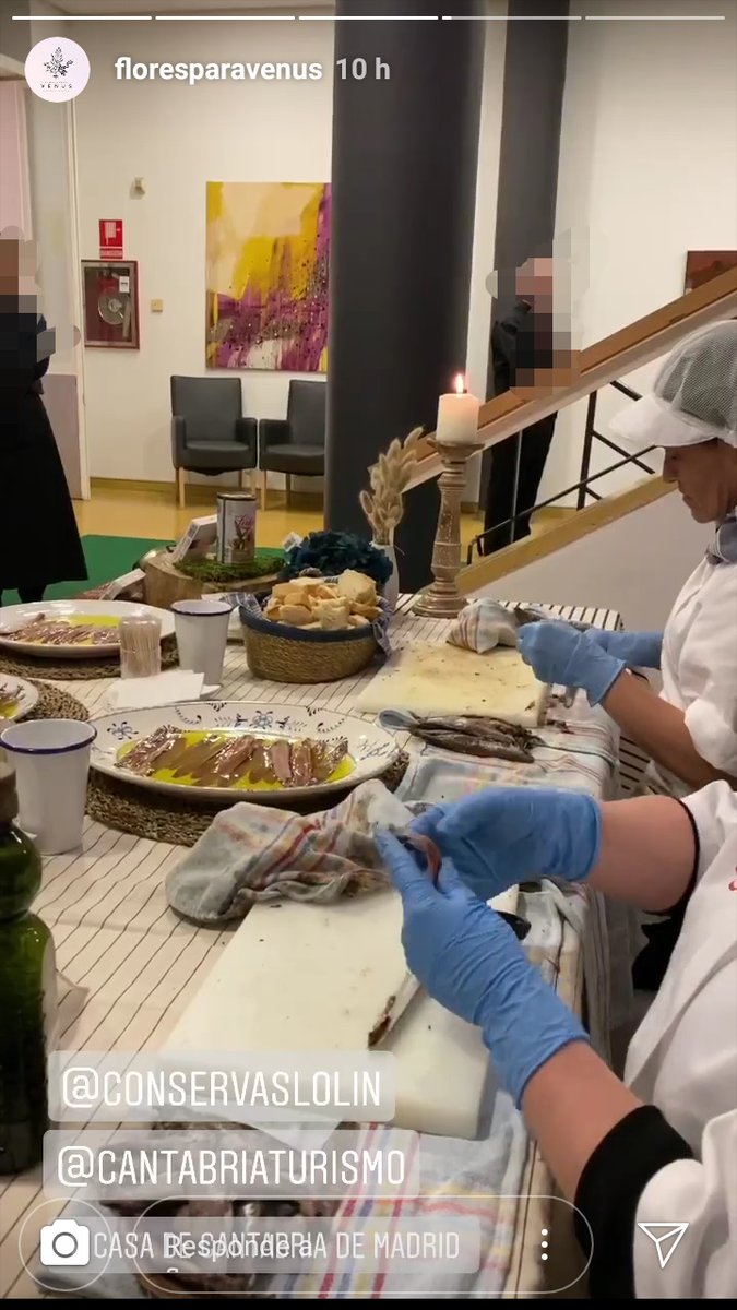 ConservasLolin's tweet image. Ayer, jueves 23 de enero por la noche, se celebró en la Casa de #Cantabria de Madrid la cena Institucional del Gobierno Cántabro, en el que dos de nuestras limpiadoras demostraron cómo realizar el filete de #AnchoaDelCantabrico #Lolin de forma artesanal y manual @CantabriaTurism