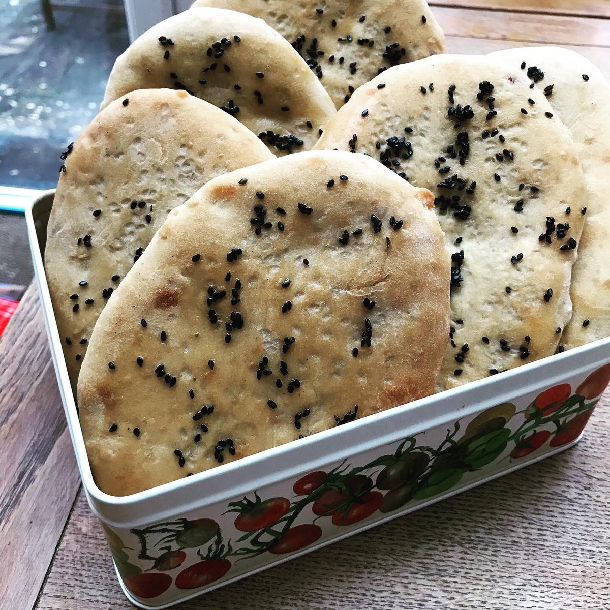 BreadBakerDani's tweet photo. Naan breads with black sesame, nuts and dried fruit. Go beautifully with veggie stews to mop up the juices! #nanbread #bread https://t.co/qZ27tqxGAu