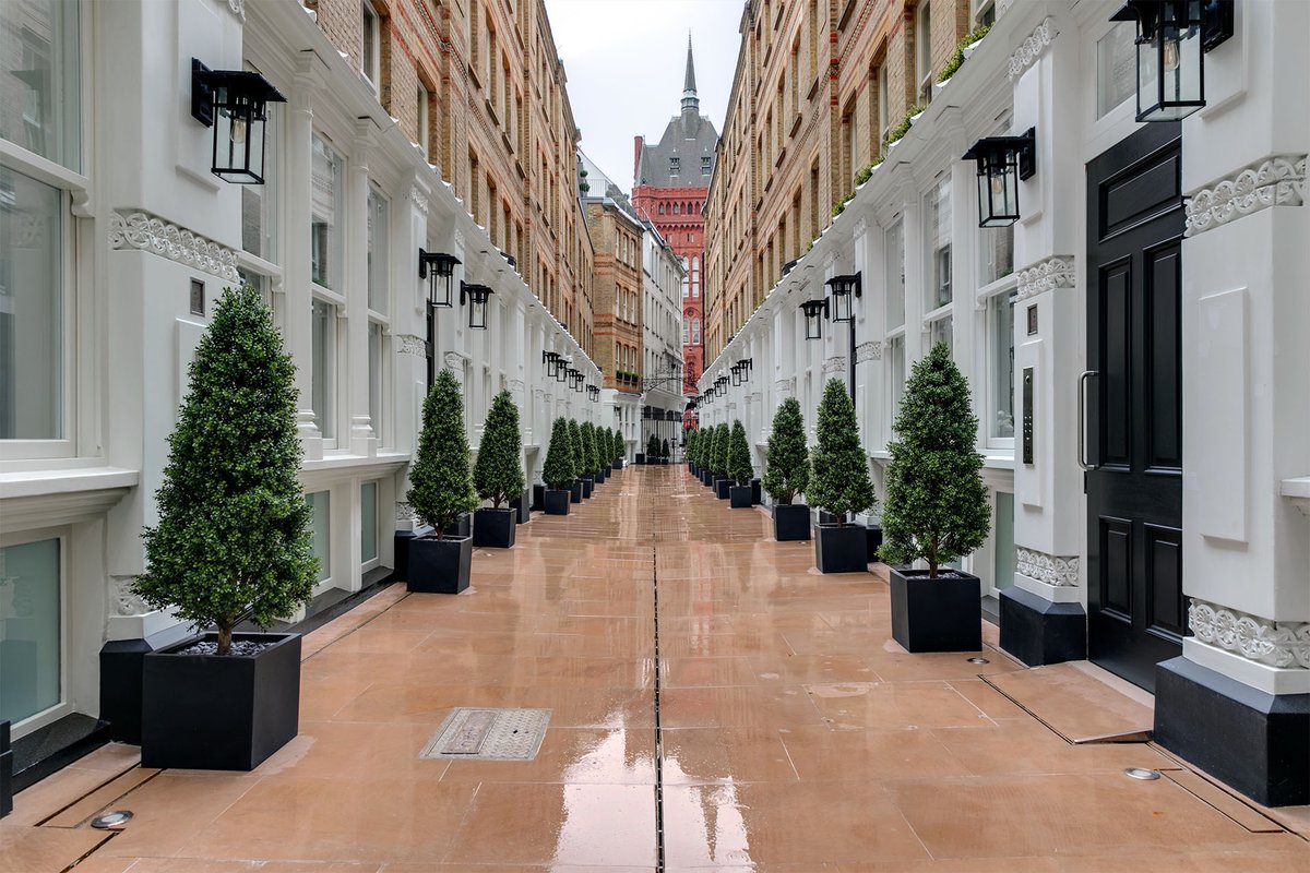 PinksMews's tweet photo. With an economy valued at £20.5bn a year, Midtown has overtaken the West End as London's second-largest economic hub. According to @EG, its economic output is now second only to the City, which makes for strong growth and high yields from developments in the area like Pinks Mews. https://t.co/JUbzbD6gq7