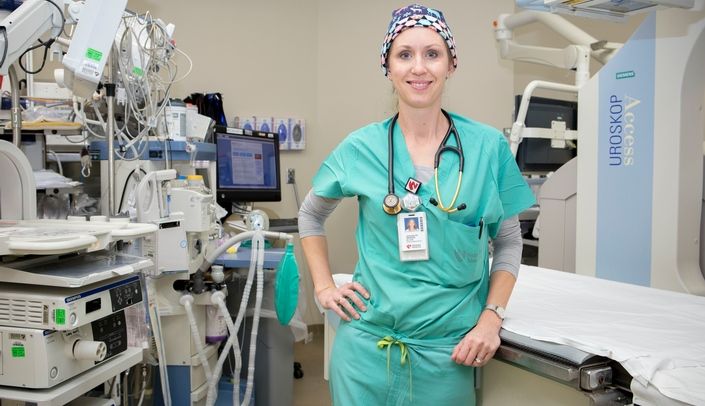 She’s worked in nearly every place you can be a CRNA at Nebraska Medicine. She helped open Bellevue Medical Center. She is Jacque Kroenke, CRNA. buff.ly/30F3yN8 #CRNAweek <a href="/NebraskaMed/">Nebraska Medicine</a>