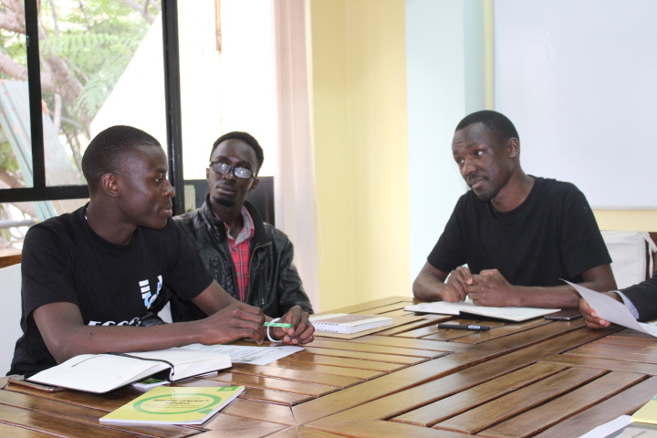 IEAKenya's tweet photo. @UonEcosa  visited @IEAKenya  for a meeting with @IEAKwame where they discussed areas of partnership and how to participate in the #EconLab that @IEAKenya will start as a mentorship facility for 30 students from 2020 @afribett @MacRobert01 @Honestmacharia https://t.co/fg0Mrntmln