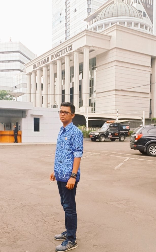 ardanodon's tweet photo. #Antisepatupantofelclub #korpri #mahkamahkonstitusi #pemburutukin https://t.co/y0XBshSmId