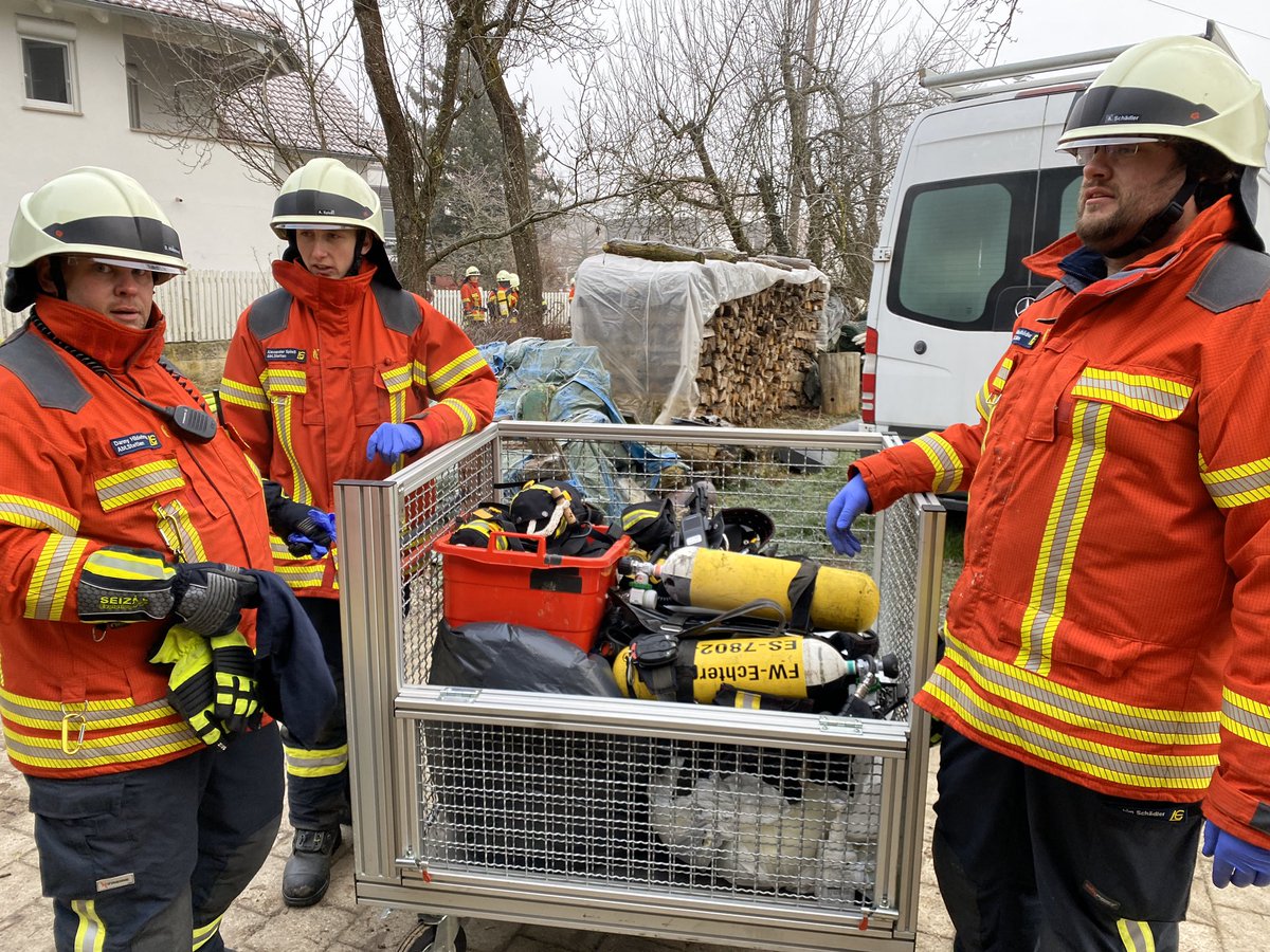 Feuerwehr Leinfelden Echterdingen On Twitter Die Schwarz Weiss Trennung Ist Fur Uns In Der Feuerwehr Enorm Wichtig Daher Kommt Verunreinigt Kleidung Und Ausrustung Bei Uns Noch An Der Einsatzstelle In Gesonderte Behalter Wirfurle