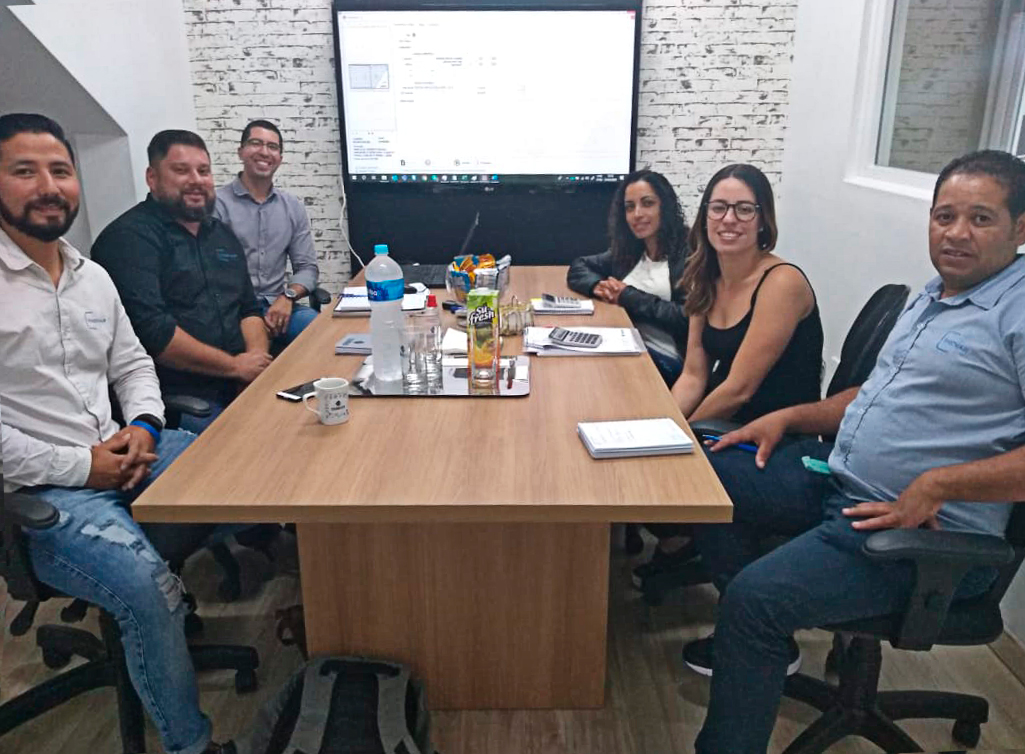 Esquadgroup's tweet photo. Na última terça, tivemos um dia de treinamento com a Inovar Esquadrias de Alumínio, onde houve muitas trocas de conhecimento e boas vibrações!

#aprendizado #esquadgroup #treinamento #esquadrias https://t.co/lBqaVURdgX