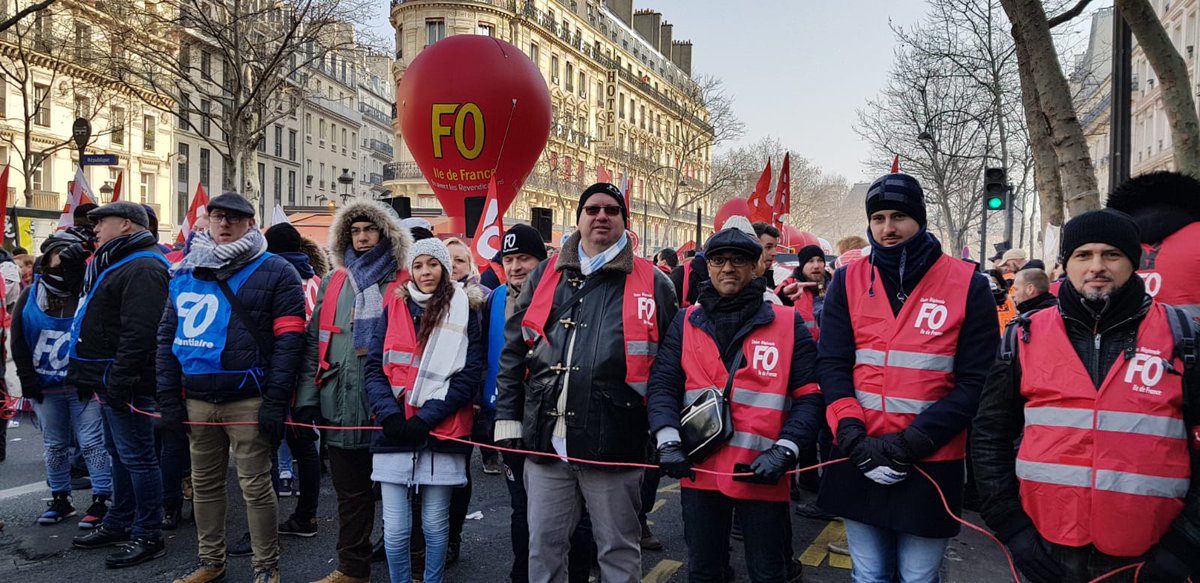 SyndFoJustice's tweet photo. À #Paris aussi le @SNPFO_PS  dit non à cette réforme des #retraites ! #FORESISTER #FORIENLACHER https://t.co/nYShCQVc71