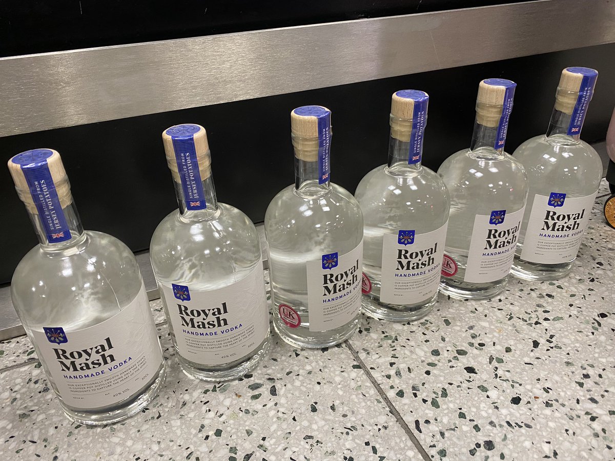 aka_realtime's tweet photo. Just launched #RoyalMash This is seriously ultra-premium #vodka I’ve a feeling we’ll be seeing a lot more of it. https://t.co/Mp5l6EgYeA