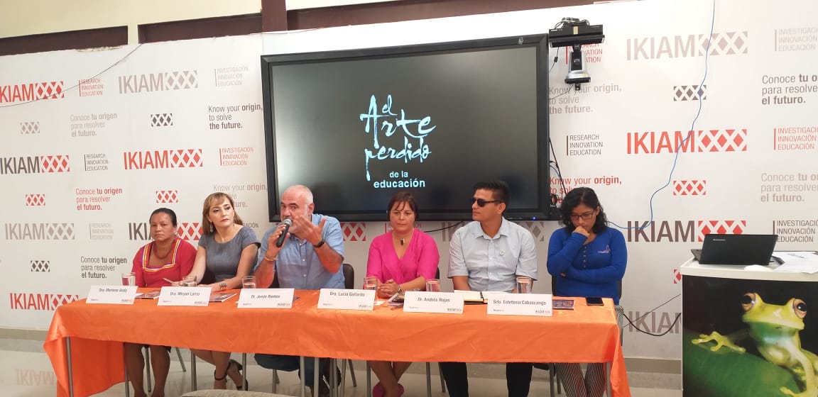 ArtePerdidoEduc's tweet photo. Ayer se presentó el documental "El #Arte perdido de la #Educación". Estrategia socio-ecológica
 a través del arte e interculturalidad, para fortalecer #educacionambiental, mediante la #innovación educativa.
Cooperación entre @UNAEcuador , @uartesec e @u_ikiam https://t.co/uWNktbs5eQ