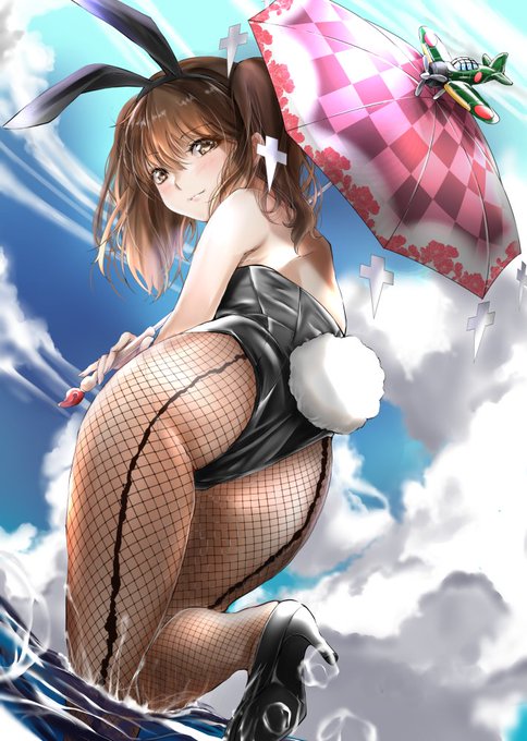 霧隠さんの合同誌に参加させていただきました( ☆∀☆)
その合同誌が届いたのですが、ボリューム満点だし印刷綺麗だし素晴らしいの一言!!
微力ながら、ちょっとでも貢献できてたら嬉しいです(*'∀`)
ちなみにバニーガール龍驤ちゃんを描きました～ 