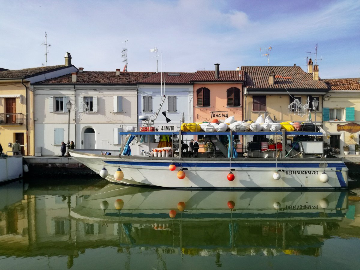 Allafinediunviaggio tweet media