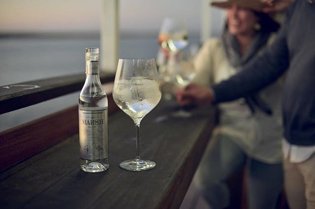 barbadillo's tweet photo. #VinoViernes : Marsh Gin 🍸 es una ginebra clásica London Dry con una personalidad única que le aporta la uva Palomino Fina de nuestro propio viñedo. Elaborada en la destilería más al sur de Europa Continental... 🍸 https://t.co/eAzBXMU0x3 🍸

#MarshGin #TheMarshExperience https://t.co/3hdoS0IlMP