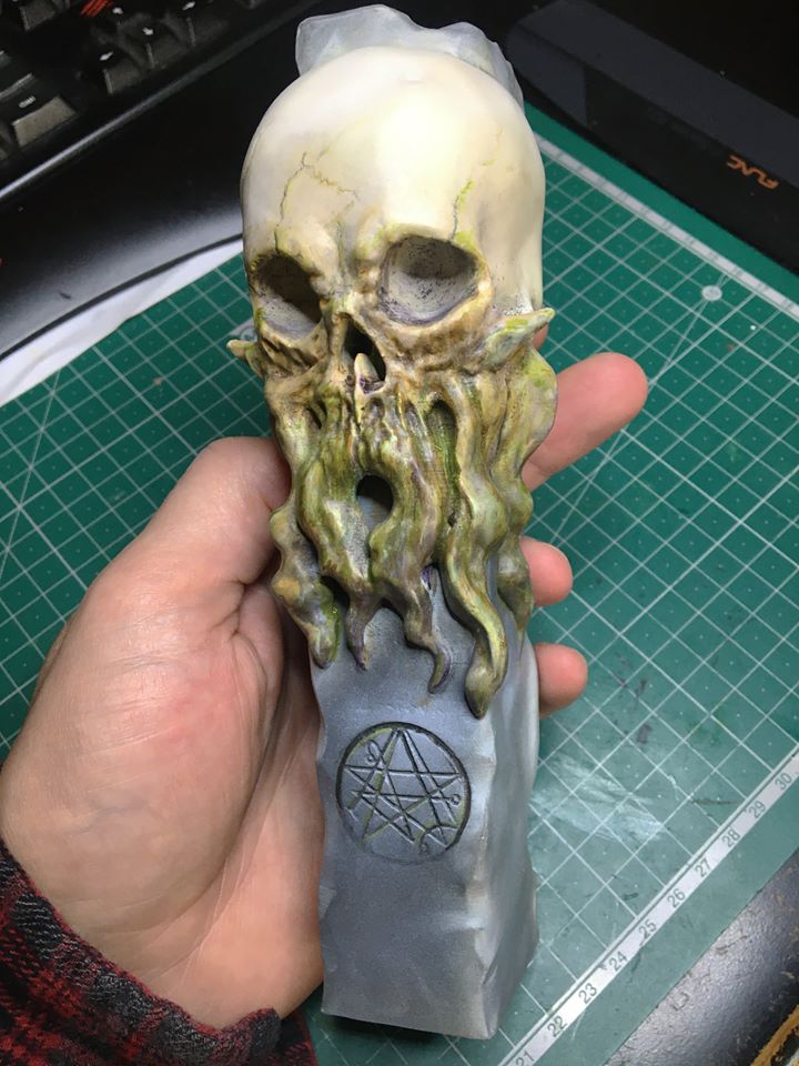 Modélisation, impression 3d et peinture d'un Totem Chtulhu, avec l'aimable autorisation de Richard Luong: facebook.com/TentaclesandTe…   
#3DModel #3dart #3dprint #3dprinted #Lovecraft #Lovecraftian #HPLovecraft