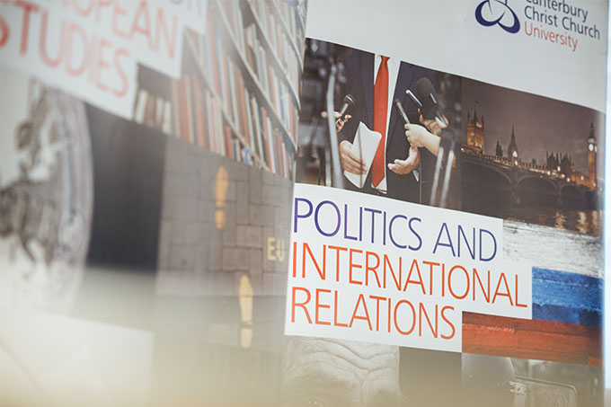 CCCUPoliticsIR's tweet image. Before Semester 2 kicks off we've been taking stock of everything we did in Semester 1. blogs.canterbury.ac.uk/politics/2020/…
It's no surprise we were tired at Christmas but we are raring to go again now! #makingPoliticsfun!