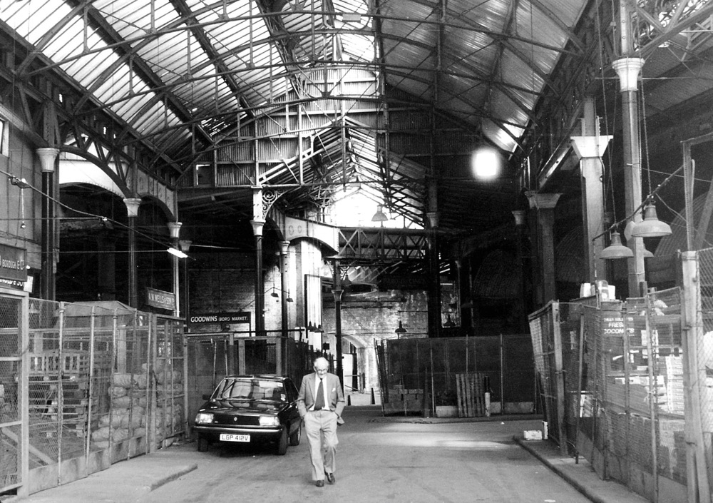 Photos of the Borough Market in the days before the cappuccinos.... 
spitalfieldslife.com/2020/01/24/a-r…