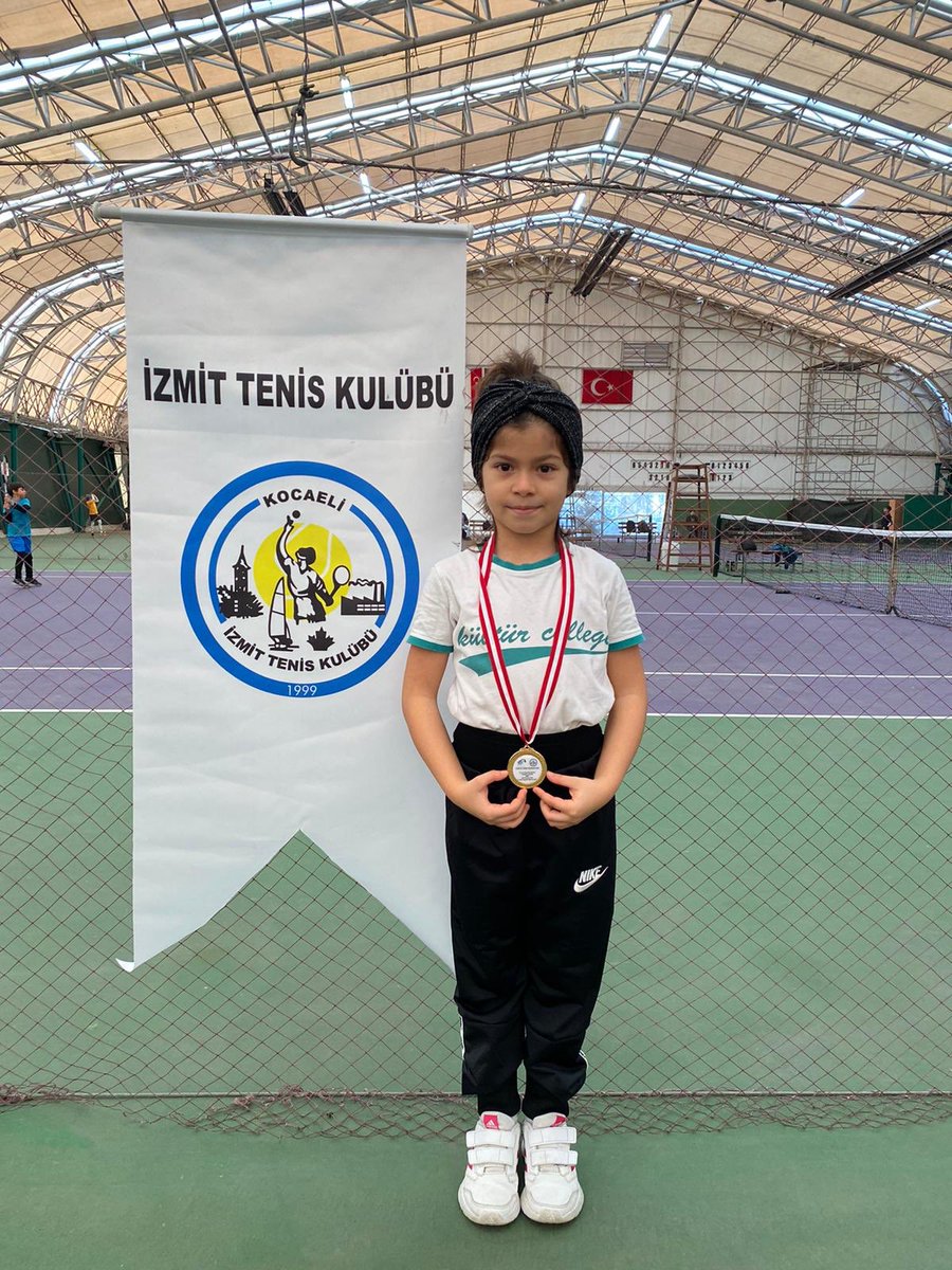 T.T.F 8-9-10 yaş turnuvasında madalya mutluluğu 🎾🏆🎾 #GenclikSporda #özelbilgilikültürokulları #kocaeligençlikspor #türkiyetenisfederasyonu