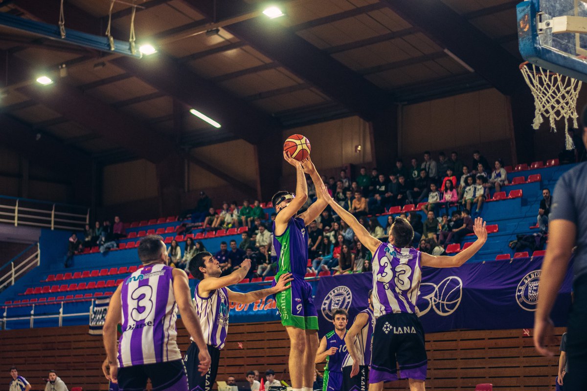 santurtzibasket's tweet photo. ¡Vuelve la #LigaEBA e @imaarti_6 lo sabe!

Nuestro MVP quiere la victoria este próximo domingo ante el @CBSolares. 

📆 Domingo
⌚️ 18:00
🏟️ Pabellón Míes del Corro

#santurtzibasket #familiamorada https://t.co/kcqnaW9Kd0