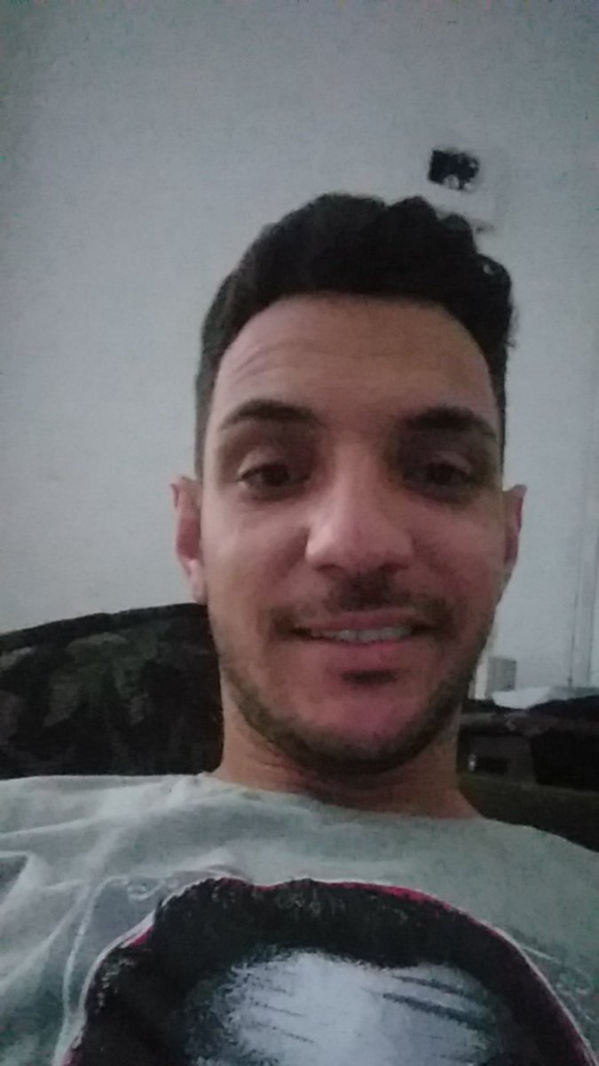 Leonard81244804's tweet photo. Cortar ou não  cortar o cabelo?! Duvida 😪 https://t.co/Eq39NwTEq9