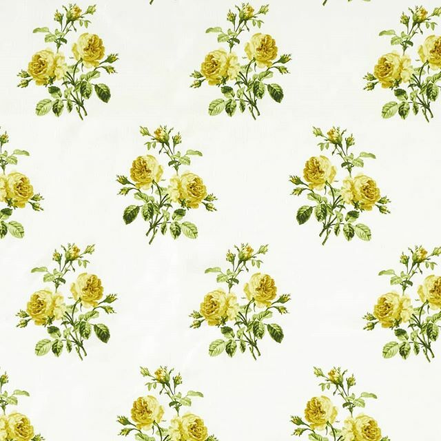 From the Spring Garden collection, CHLOE Gold 1011-3 in crisp yellow and white linen is perfect for creating quintessential English rose garden style. #thedesignarchives #traditionwithatwist #archivaltextiles #floraltextiles #roses #100%linen #yellowinte… ift.tt/2Gl8HjY