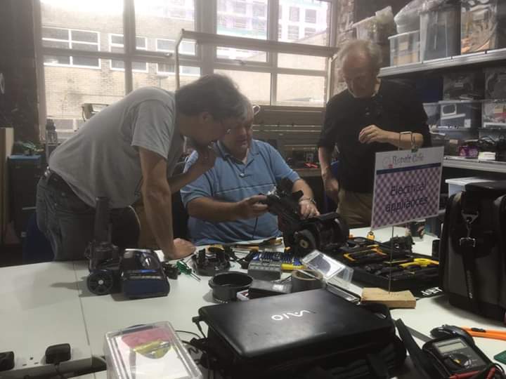 cakeclubdoes's tweet photo. Reason 1 of 4 why you NEED to be in Liverpool this weekend...
@DoESLiverpool repair cafe on Sunday! If you've got broken stuff you can probably take it down there for a cheap fix, or even get stuck in helping out! Read more https://t.co/7kDPttLQbq
#CakeClubDoes #WhatsOn #Weekend https://t.co/lvkPhb5uzu