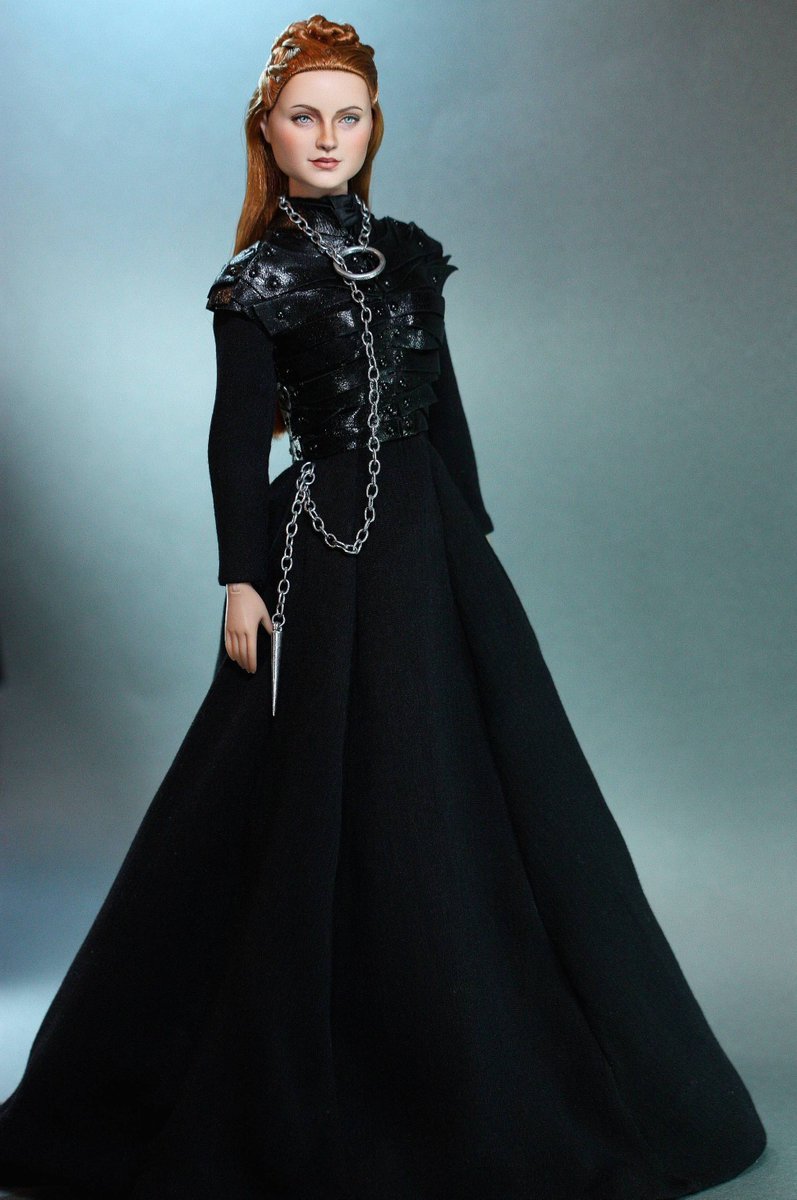 velvet green homecoming dress Elf 5e - DnD Icons of the Realm - 50th Anniversary main image 0