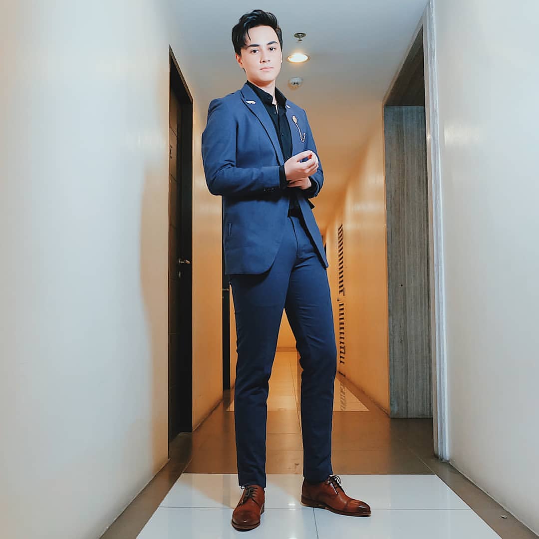 MayWardOfficial's tweet photo. Edward Barber for @villagepipol Choice Awards Night ❤️

📷 | teamrainxem IG

#OurHeartHeartGirlMaymay

@maymayentrata07 @Barber_Edward_ https://t.co/XgYroCYI5T