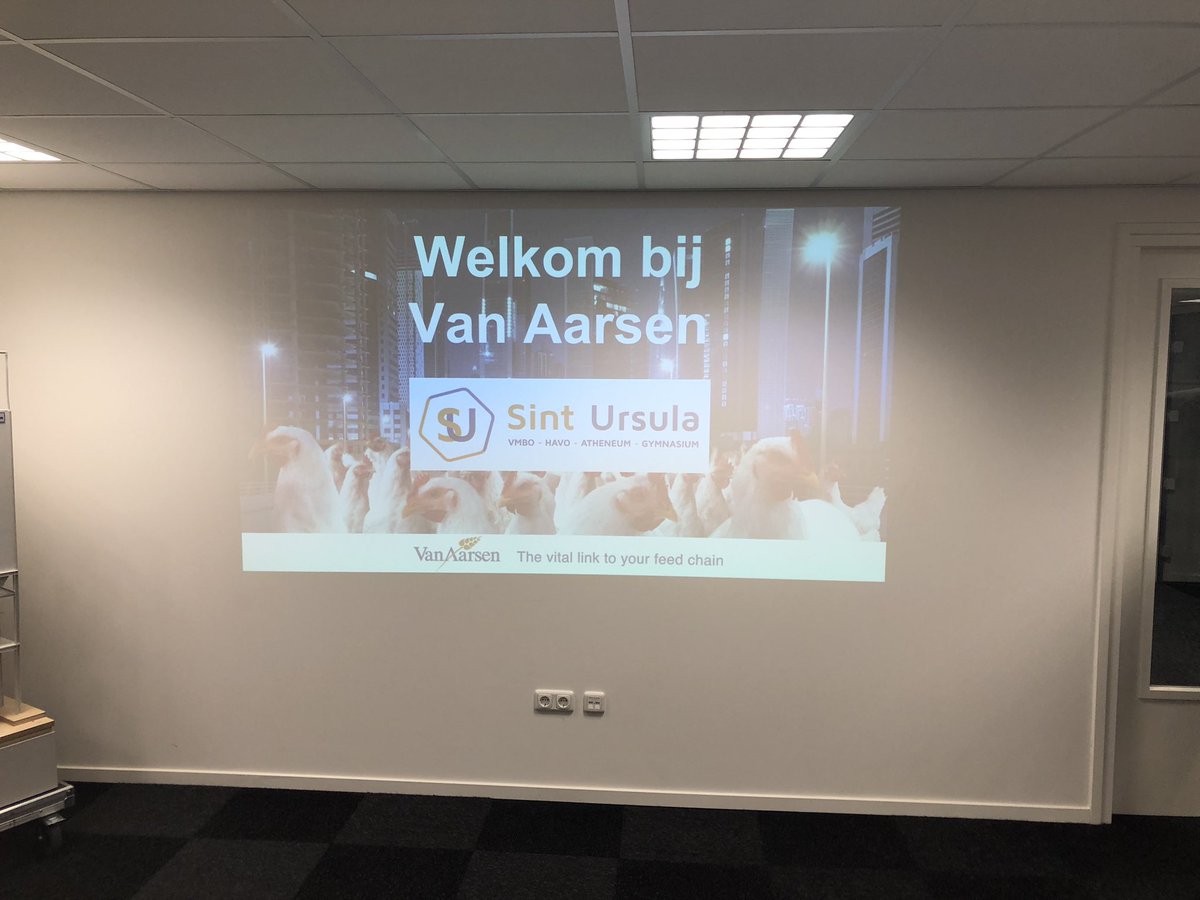 Mooie ontvangst bij <a href="/VanAarsenInt/">Van Aarsen Int.</a> met onze leerlingen van T3 @UrsulaHorn #verbindendleren