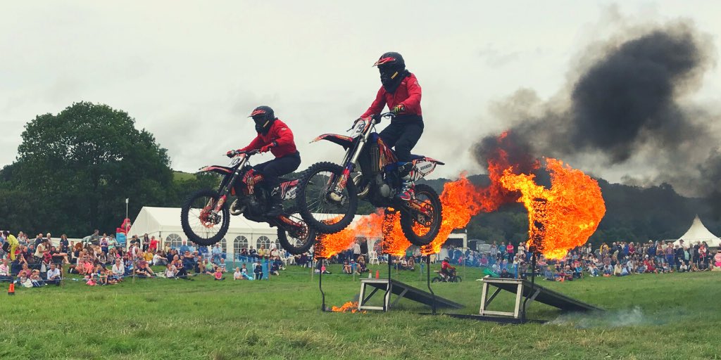 tigersdisplay's tweet photo. #FlashbackFriday to a fiery last summer when we were received by the most amazing crowds at Chagford Show 🐯 In @VisitDevon sponsored by @knightfrank #KidsOnBikes #StuntKids #WheelsUp #ForCharity #est1980 #TigersMDT https://t.co/5BDC8lnqft