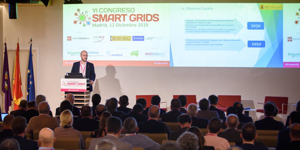 CongresoSG's tweet photo. Vídeo de Conferencia Magistral ‘Presentación Plan Nacional Integrado #Energía y #Clima #PNIEC’ de Jesús Ferrero Soler Subdirector General #EnergíasRenovables y Estudios @mitecogob en VI Congreso #SmartGrids #CongresoSG6 12 diciembre @grupotecmared #FutuRed https://t.co/Hfg9yDhNDq https://t.co/Wr5PuiMcVN