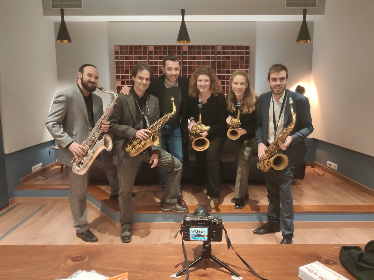 peremirosax's tweet photo. Barcelona Big Blues Band Feat. Pere Miró
Reed Section
New EP is coming
@MEDUSAESTUDIO
💪🏿🔥🎷
#barcelonabigbluesband #bigband #peremiro #baritonesax #jazz #rhythmandblues #reedsection #medusaestudio #arranger https://t.co/abHvxpX8TC