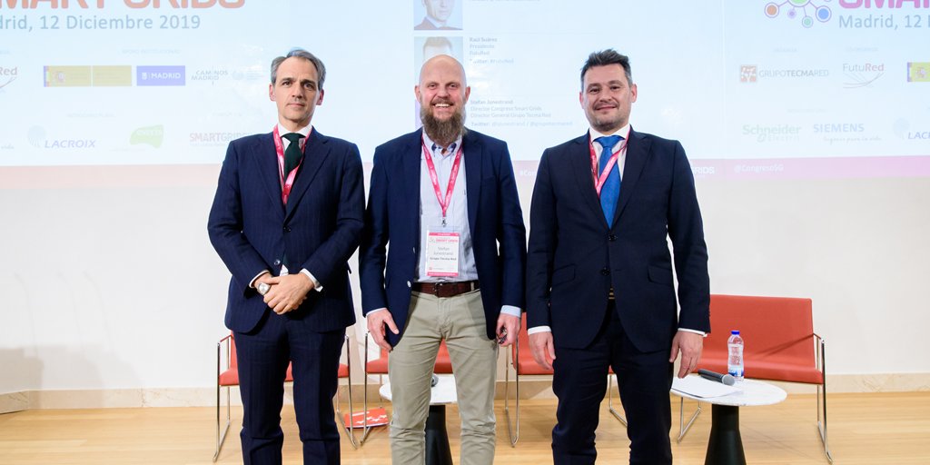 CongresoSG's tweet photo. Vídeo clausura VI Congreso #SmartGrids #CongresoSG6 con Isaac Martín Barbero Viceconsejero Economía y Competitividad @ComunidadMadrid @sjunestrand Director @CongresoSG en @grupotecmared y Raúl Suárez Presidente #FutuRed 12 de diciembre en @caminosmadrid  https://t.co/p8xXwKqlDP https://t.co/ps8LJPMeNo