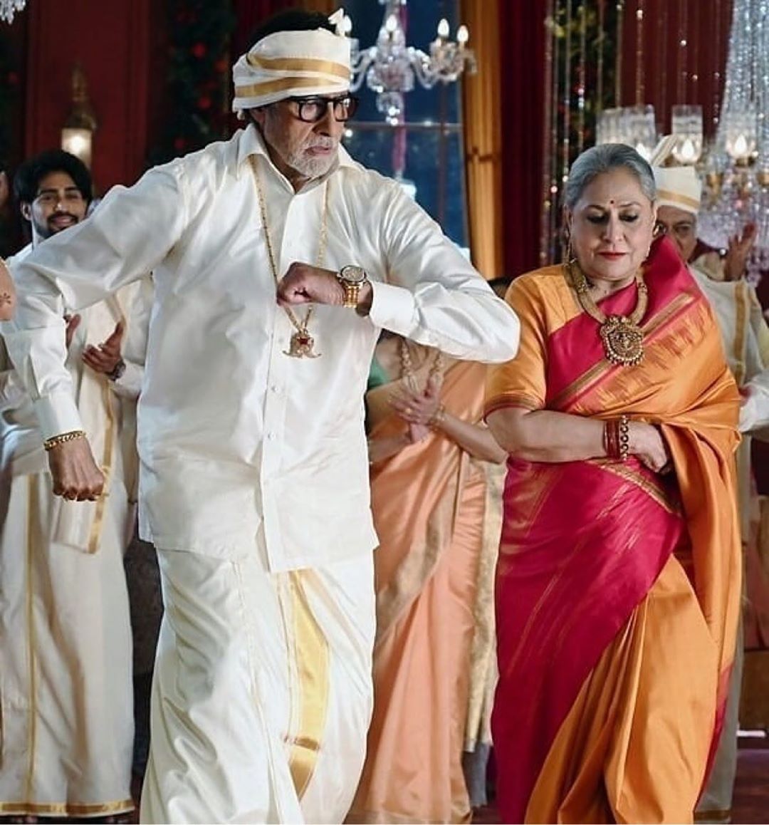 MoRePrcom's tweet photo. Our hearts are melting at these BTS moments of @SrBachchan and #JayaBachchan on set with #KatrinaKaif and #Nagarjuna

We can't wait for this adv any more😍
#AmitabhBachchan https://t.co/F5Goq11Owu