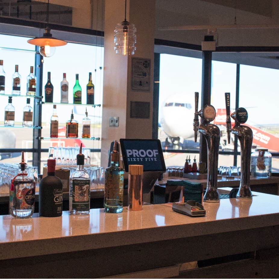 Proofbars's tweet photo. It's Friday!  Are you jetting off today, perhaps a weekend city break or off for some Winter sun?  Join us for breakfast, for lunch or just a drink from our bar before you go #friyay #getaway https://t.co/74KJTNT7ph