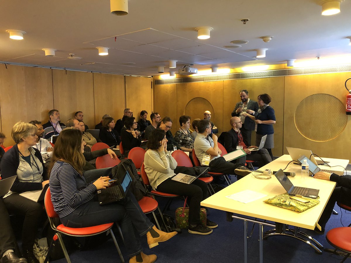 Vp-Num (@vpnum) on Twitter photo #JIPES Atelier Adaptation des Systèmes d’Information à l’Approche par compétences: l’évolution des processus implique nécessairement de l’accompagnement au changement et de l’évolution des métiers. Implication des #SI sur les #RH donc. <a href="/PhilippeLalle/">Philippe Lalle 🇨🇵 🇪🇺</a> <a href="/MehdiGharsallah/">Mehdi Gharsallah</a> <a href="/ADSI_FR/">ADSI ESR</a> #JIPES Atelier Adaptation des Systèmes d’Information à l’Approche par compétences: l’évolution des processus implique nécessairement de l’accompagnement au changement et de l’évolution des métiers. Implication des #SI sur les #RH donc. <a href="/PhilippeLalle/">Philippe Lalle 🇨🇵 🇪🇺</a> <a href="/MehdiGharsallah/">Mehdi Gharsallah</a> <a href="/ADSI_FR/">ADSI ESR</a>