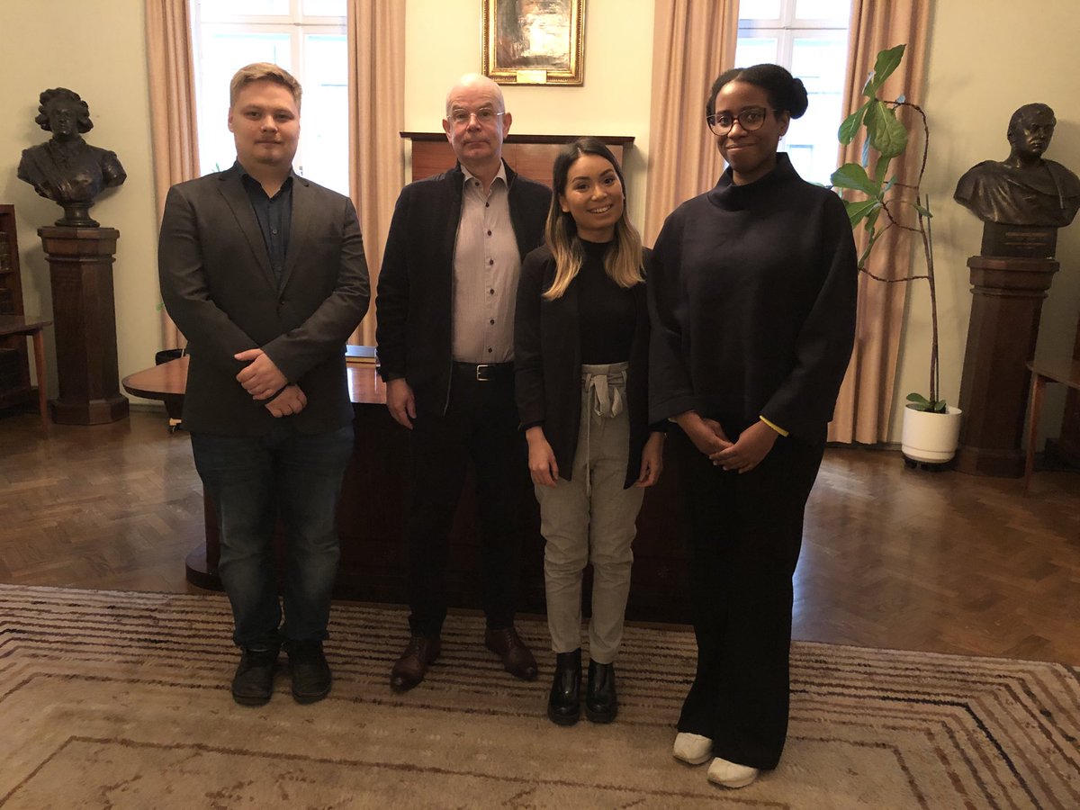 TomBohling's tweet photo. EI syrjintää EI rasismia, se on lähtökohta @helsinkiuni @ylioppilaskunta Ensimmäinen tapaaminen SOCOry edustajien kanssa, paljon ideoita ja suunnitelmia miten yhdessä edistetään asiaa. @jenny_kasongo @KyllonenRiku #tasaarvo #studentsofcolour https://t.co/wYIXDgjPBX