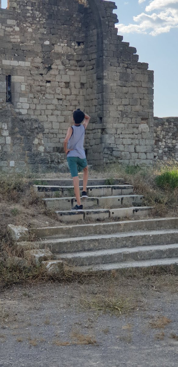 #fontcalvy built around the same time as #FontFroide.  Discontinued as historical site in 1983.  Now on it's way to becoming ruins.  #heartbreaking #SouthofFrance #Ouveillan #Aude #Occitanie #historicallandmarks