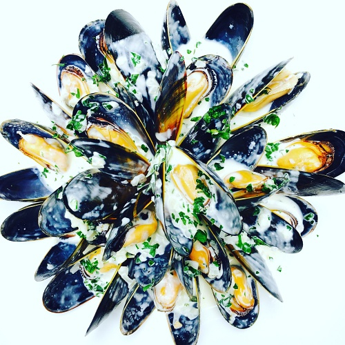 cookerycourses's tweet photo. 🐟Fish Friday 🎣

We look forward to welcoming Chef Craig &amp; @Tim Maddams for fish courses:

- Fish &amp; Seafood - learn to fillet flat fish, round fish and cook some delicious fish dishes 

- Fish Cookery with Tim Maddams 

View 2020 dates: 
https://t.co/Tqzej1yQRS https://t.co/qZrPAyzvWu