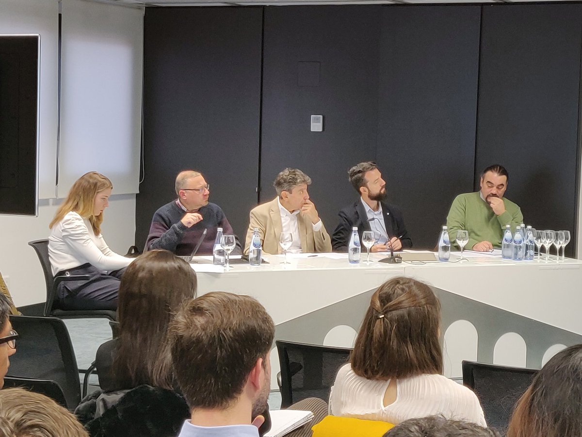 Empezando el Acto de Presentación de los Trabajos de Curso del Máster en Eficiencia Energética. Gracias a nuestro anfitrión <a href="/SaintGobainES/">Saint-Gobain España</a> <a href="/nicolasbermejop/">NICOLAS BERMEJO</a> y a los expertos del Tribunal, de <a href="/ComunidadMadrid/">Comunidad de Madrid</a> <a href="/TermografiaHQH/">Termografía HQH</a> <a href="/Repsol/">repsol</a> <a href="/IDAEenergia/">IDAE</a> 
#Eficienciaenergética #somosUPM