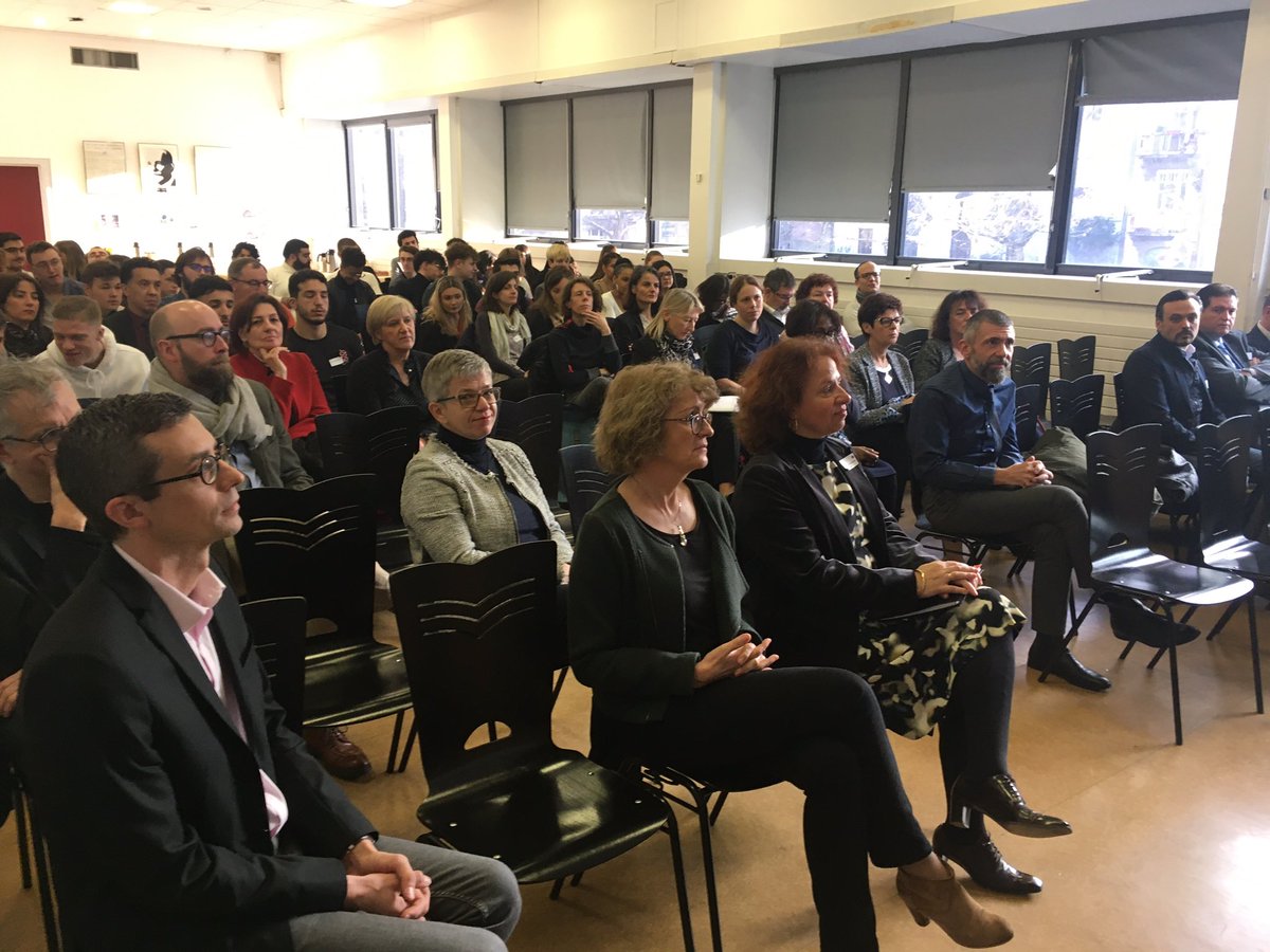 Adeppt_ECT's tweet image. De nombreuses personnalités : proviseurs, inspecteurs professeurs et anciens de la section se retrouvent pour des échanges passionnants.