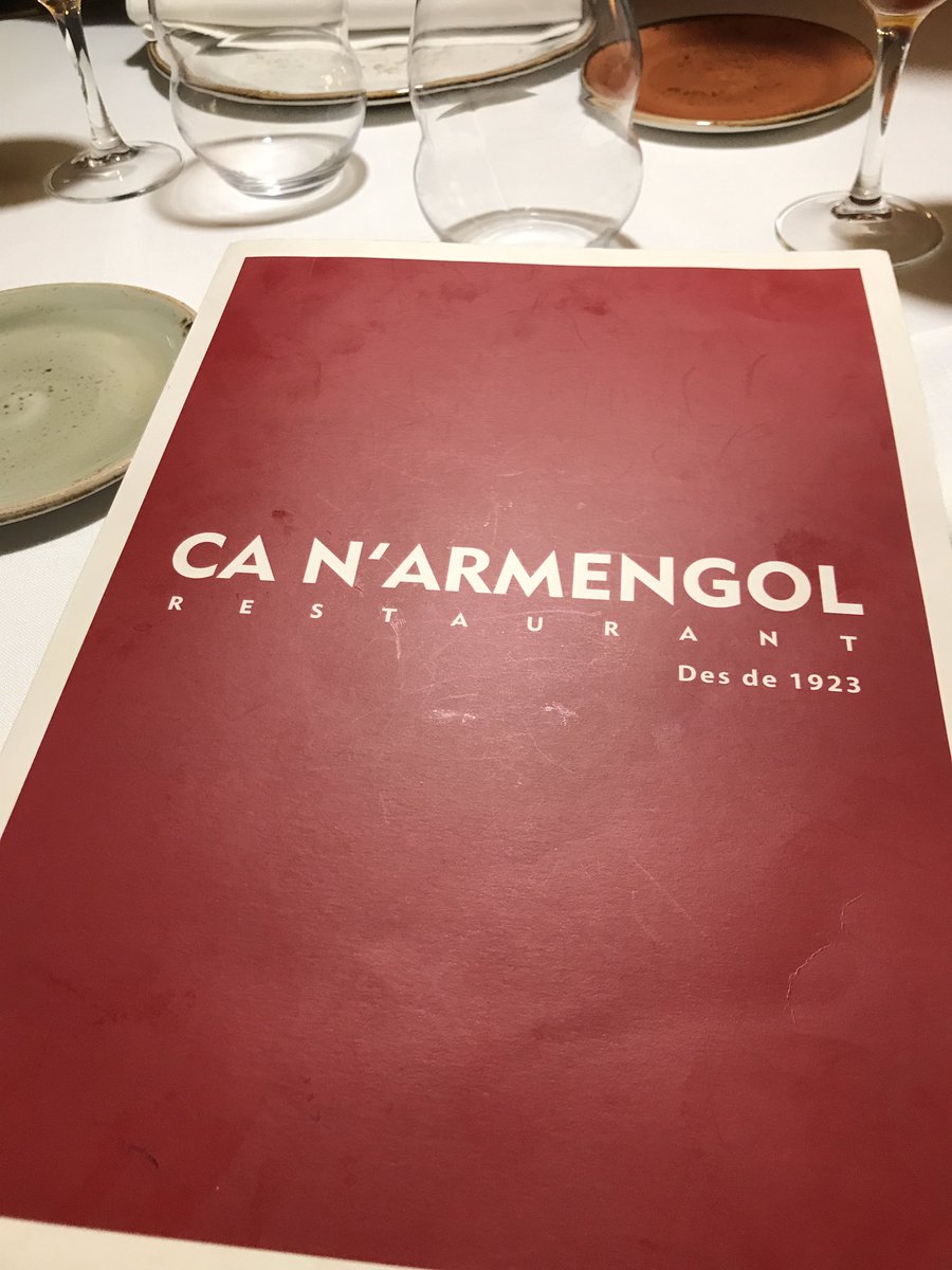 alacartemenus's tweet photo. Ayer cenamos de lujo en @canarmengol @slowfoodbcn @SlowFoodCat 👏👏👏

El pan de @PanesCreativos es 🔝🔝🔝🔝🔝🔝🔝🔝
Aún siento el aroma de su muga, fresca y etérea, y el crujir de su corteza 😍😍

El aperitivo de crema de cigronet estaba delicioso. https://t.co/G8XbJKbjXk