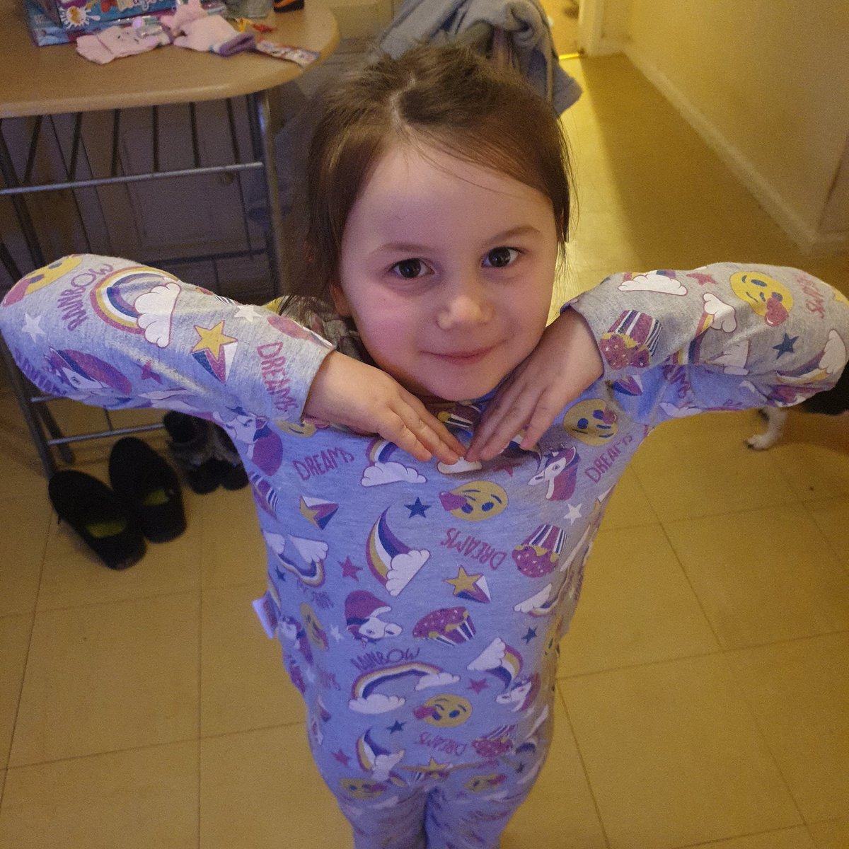 TheMadRambo's tweet photo. Jessica has been back to school for 3 weeks since Christmas, and secured a gold award every week. I'm a super proud dad. Must be doing something right 😁. But I wont take all the credit. She is a very bright and polite young lady ❤ #dadgoals #singledad #fulltimeparent https://t.co/7nk63JxJ21