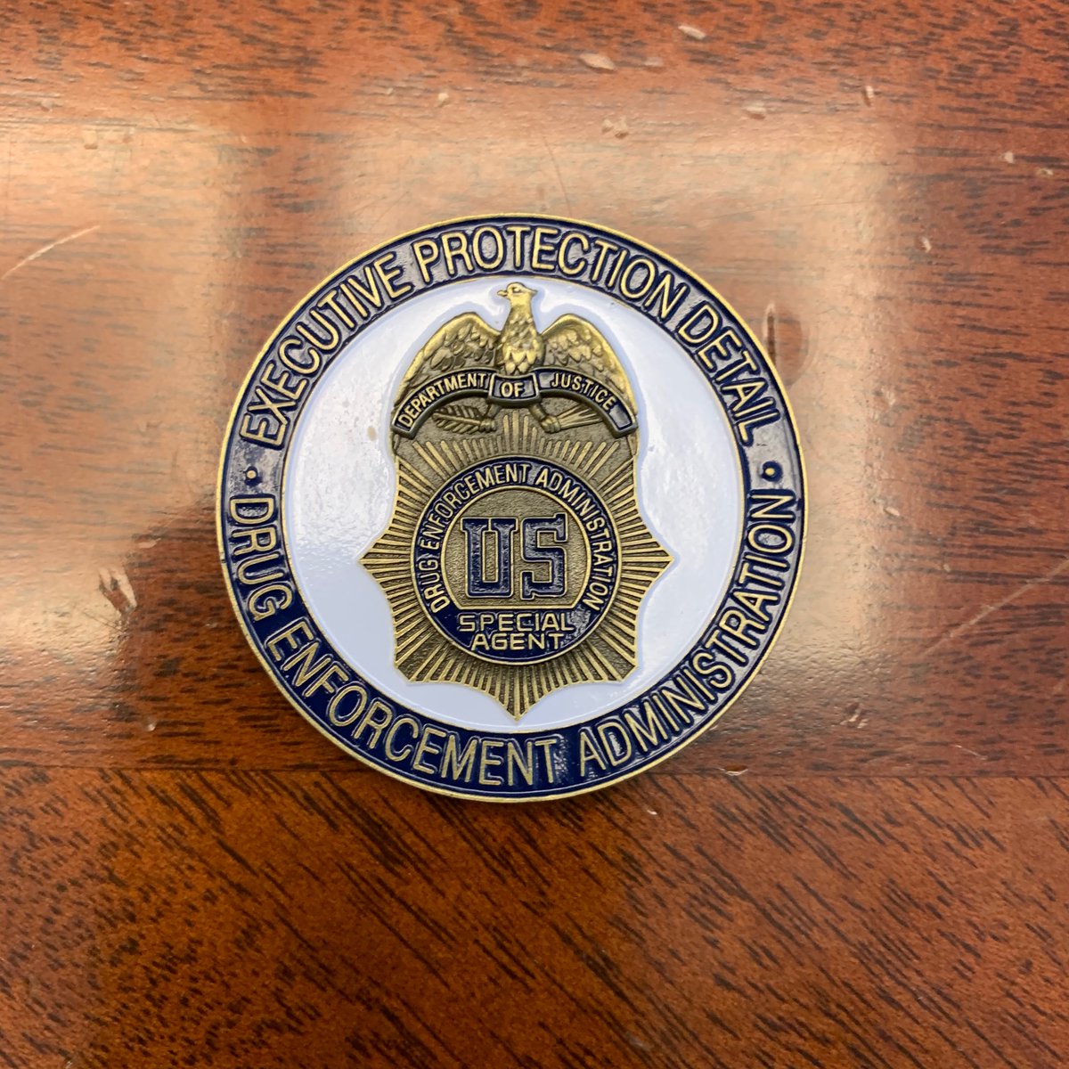 WDKYnews's tweet photo. WDKY’s #ChallengeCoinFriday honors this specialty unit within @DEAHQ that ensures the safety of the DEA Administrator as he directs this valuable law enforcement partner’s battle against those that profit from bringing their poison into Kentucky communities. @dealouisville https://t.co/92myWcWDHn