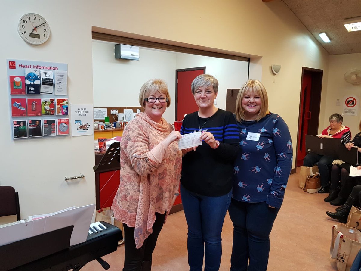MaternalHarmon2's tweet image. It was our great privilege to present a cheque for £1000 raised from our Christmas concert to @HolidayHunger last night. Thanks to all our families and friends for for their continuing support with everything we do xx